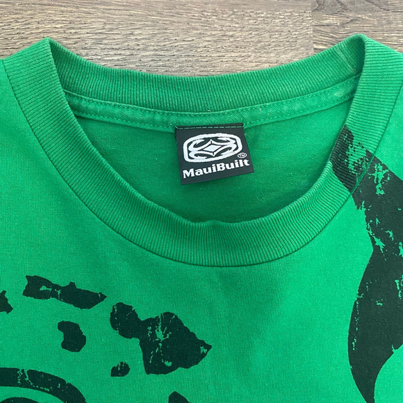 MauiBuilt T-Shirt Green Black Graphic Print Men’s XL Tribal Hawaii Shark Print - Picture 6 of 13